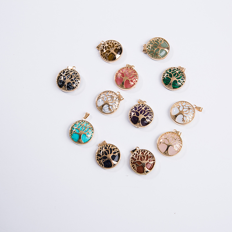 The manufacturer is selling hot alloy round box pendants, perfume essential oil pendants, necklaces, life tree scented accessories wholesale details Picture