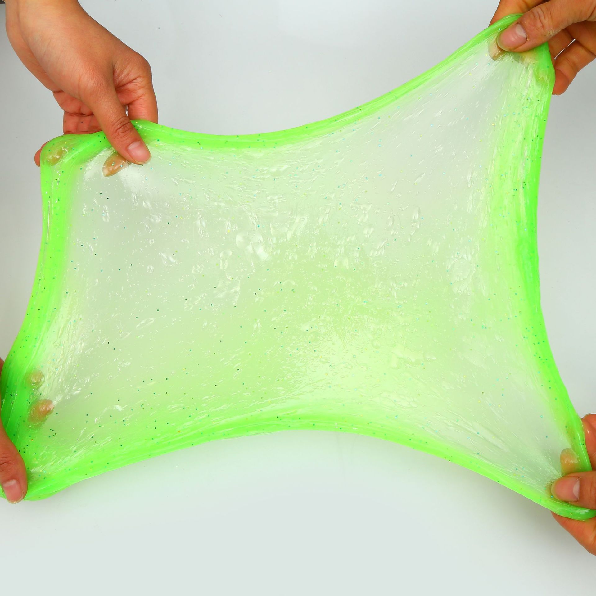 Wholesale of foreign trade colored mud, single cans of bubble slime, toys, crystal mud, non-sticky children's slime colored mud Application Scenario