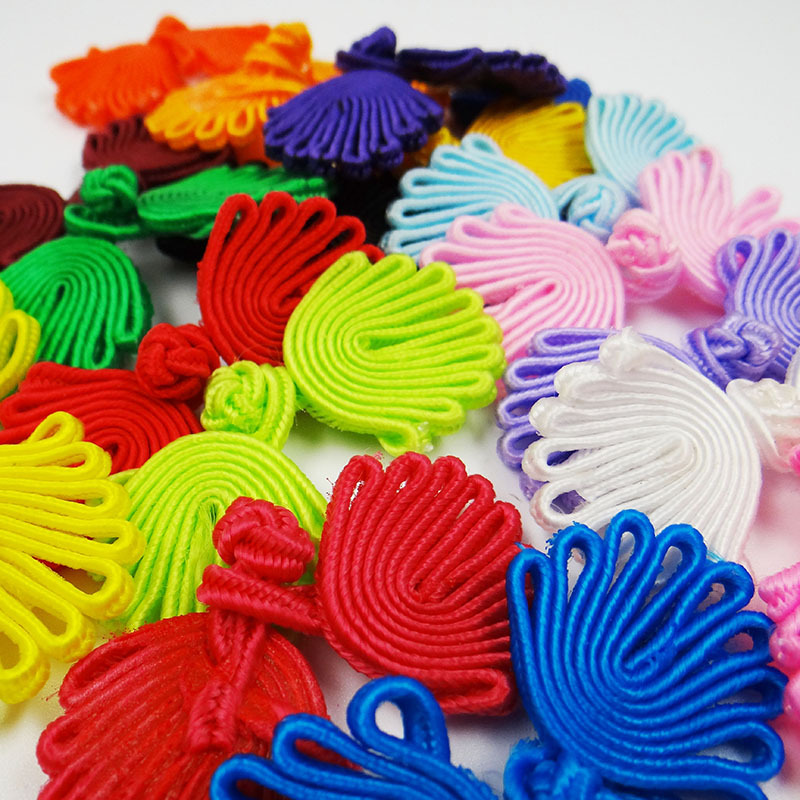 Direct sales of retro cheongsams with nine-bead, beadless plate buttons, wedding invitations, home Hanfu head flower decoration, butterfly flower buttons details Picture