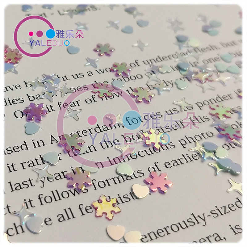 Golden snowflakes, four-pointed stars, hearts, mixed PVC sequins, diy resin nail art, Christmas ball decoration slime accessories Specification image