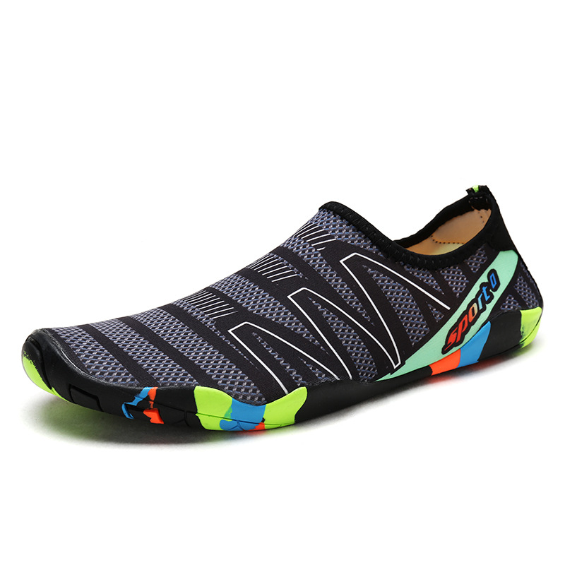 Cross-Border Swimming Shoes Diving Shoes Outdoor Beach Shoes Couples Water Shoes Barefoot Quick-Drying Shoes Snorkeling Shoes Wading Shoes Application Scenario