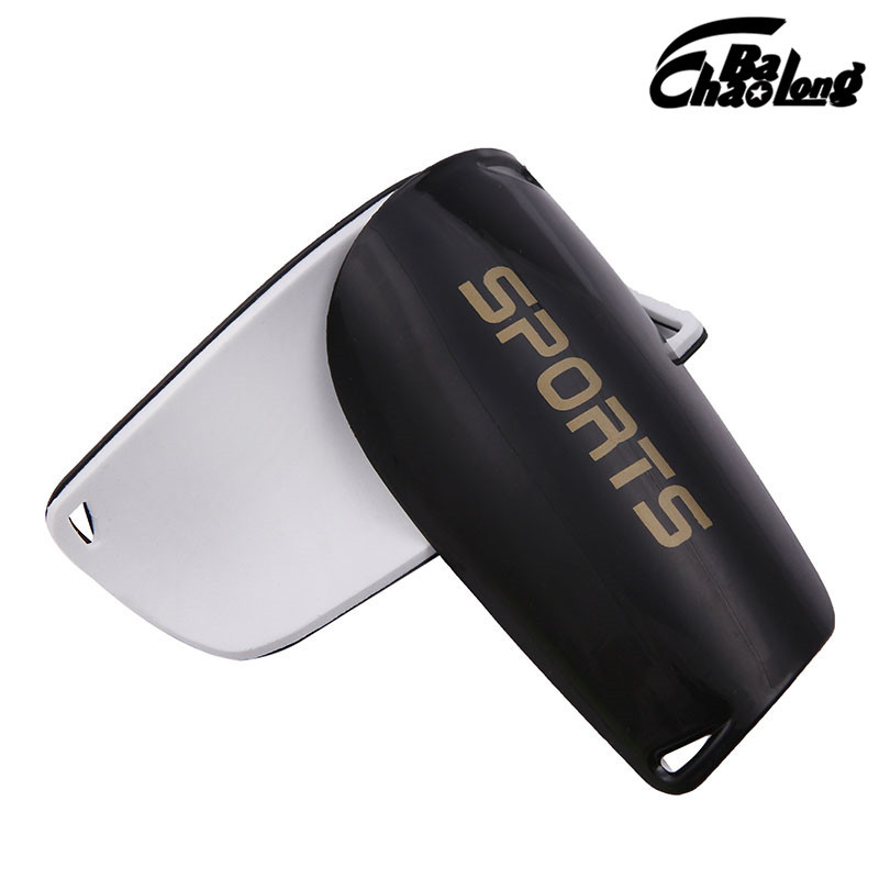 足球护腿板实物图