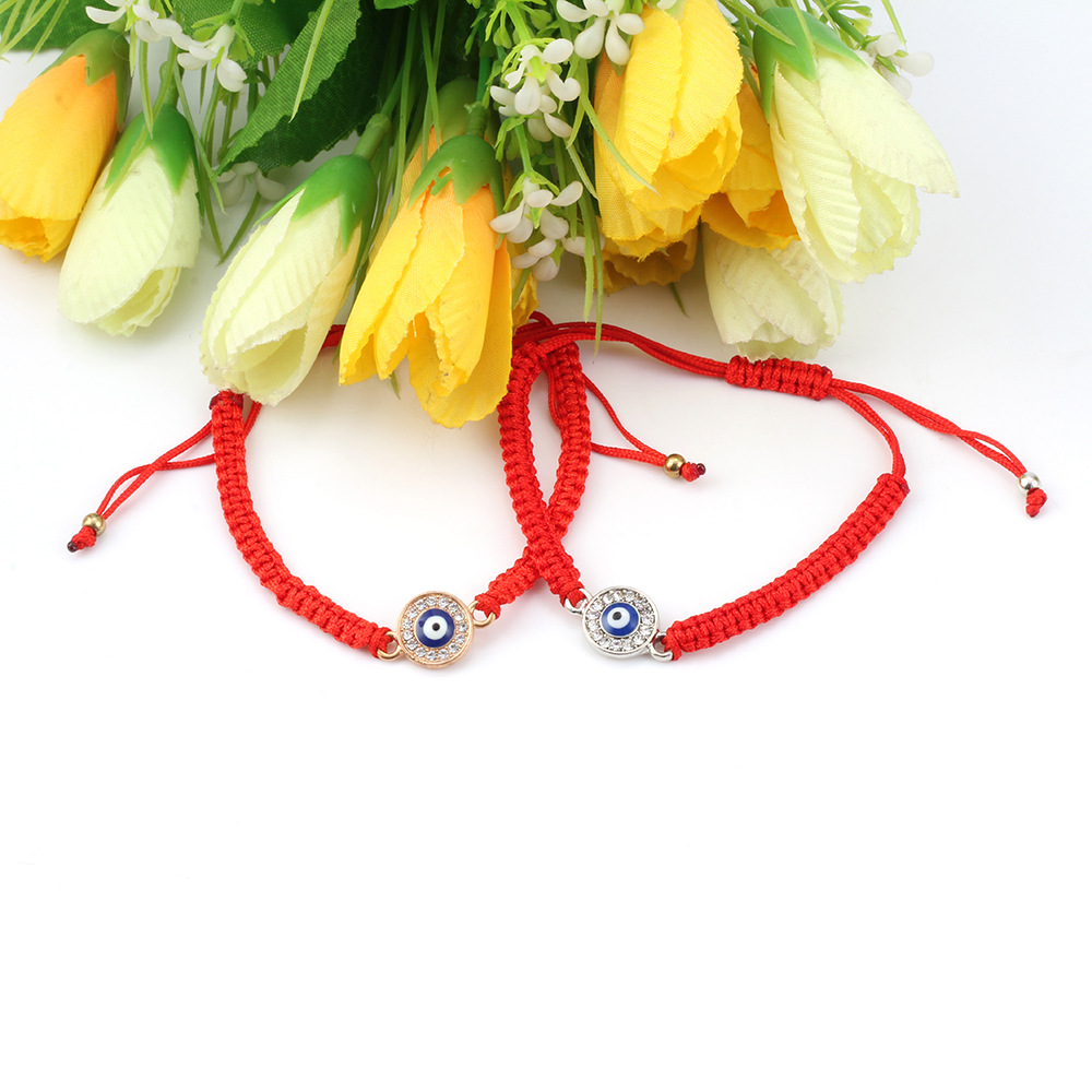 European And American Foreign Trade Cross-Border Hot Goods Bracelet Devil's Eye Red Rope Bracelet Amazon Eye Woven Bracelet For Men And Women Couples Gift Bracelet Manufacturers Wholesale Application Scenario
