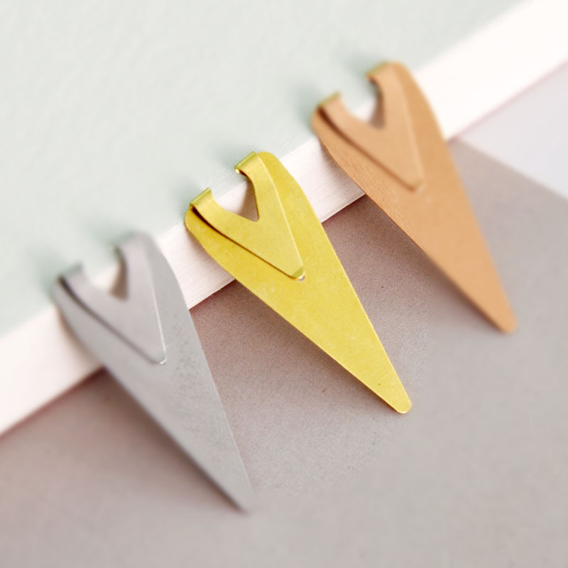 Creative bookmarks, retro hollowed-out stainless steel metal bookmarks, mini and cute teardrop pages, three-color stationery products