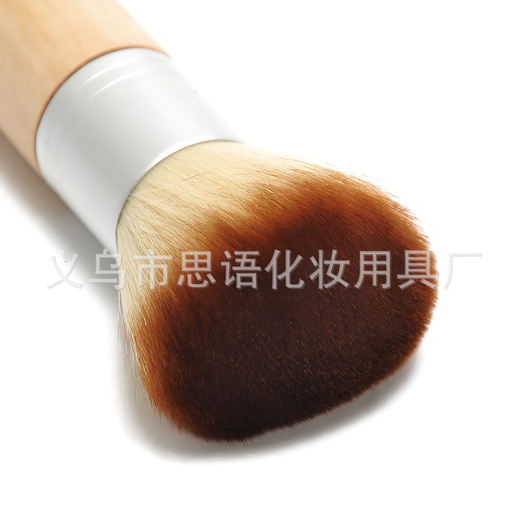 Natural wood-colored cylindrical handle makeup brush, fashionable loose brush, blush brush, eco-friendly bristles, nylon bristles, single makeup tool Application Scenario