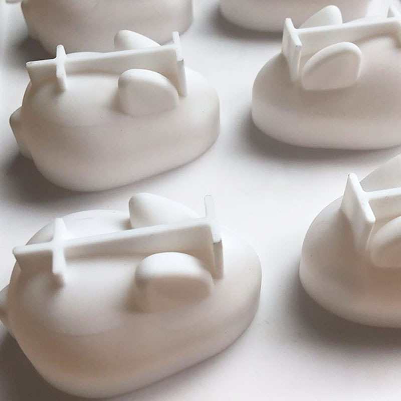 Minghao 6 Even Small Rabbit Rabbit Lid Handmade Ice Cream Jelly Pudding Mold Diy Mousse Cake Silicone Mold Application Scenario