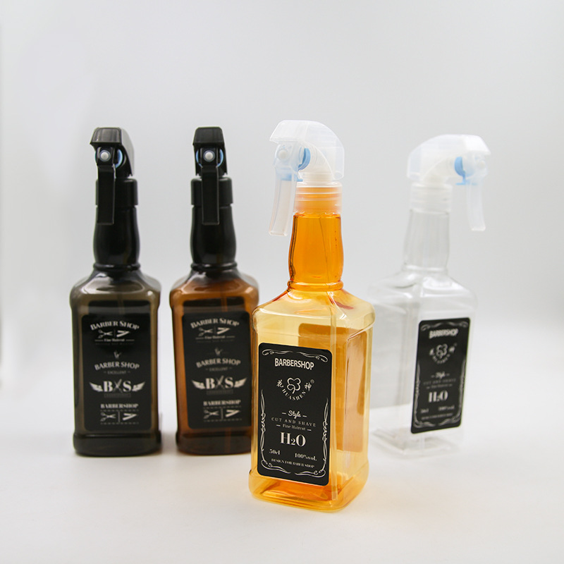 Our factory sells PP material sprayers, which are practical and available in stock for daily necessities and household cleaning tools details Picture