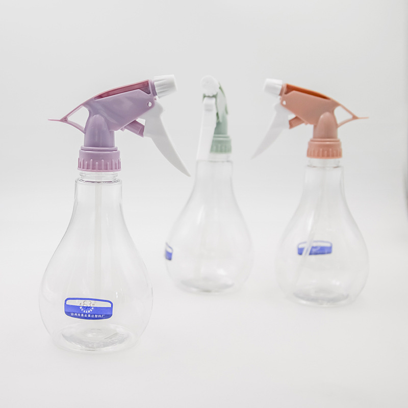 Direct sales from the manufacturer of plastic transparent sprayers, transparent bottles and jugs, and horticultural irrigation tools Application Scenario