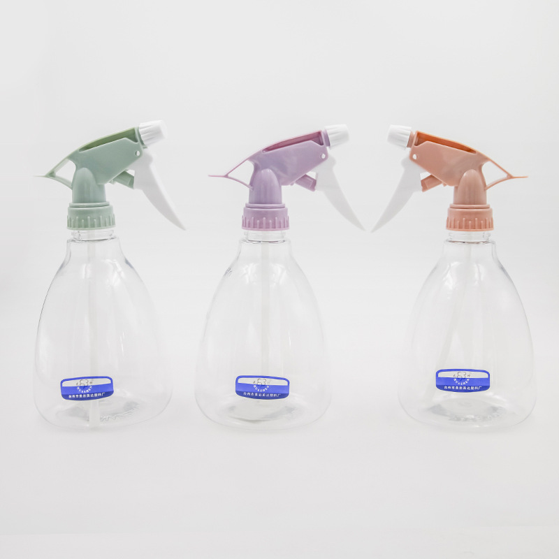 A manufacturer of transparent plastic sprayers, transparent bottles and jugs, and horticultural irrigation tools for self-sale