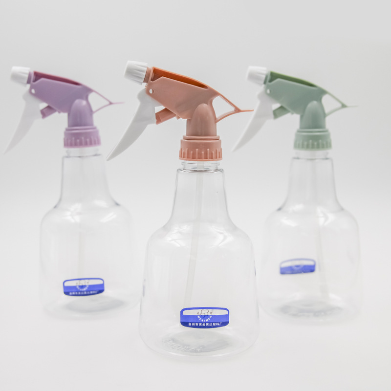 A manufacturer of transparent plastic sprayers, transparent bottles and jugs, and horticultural irrigation tools for self-sale full figure