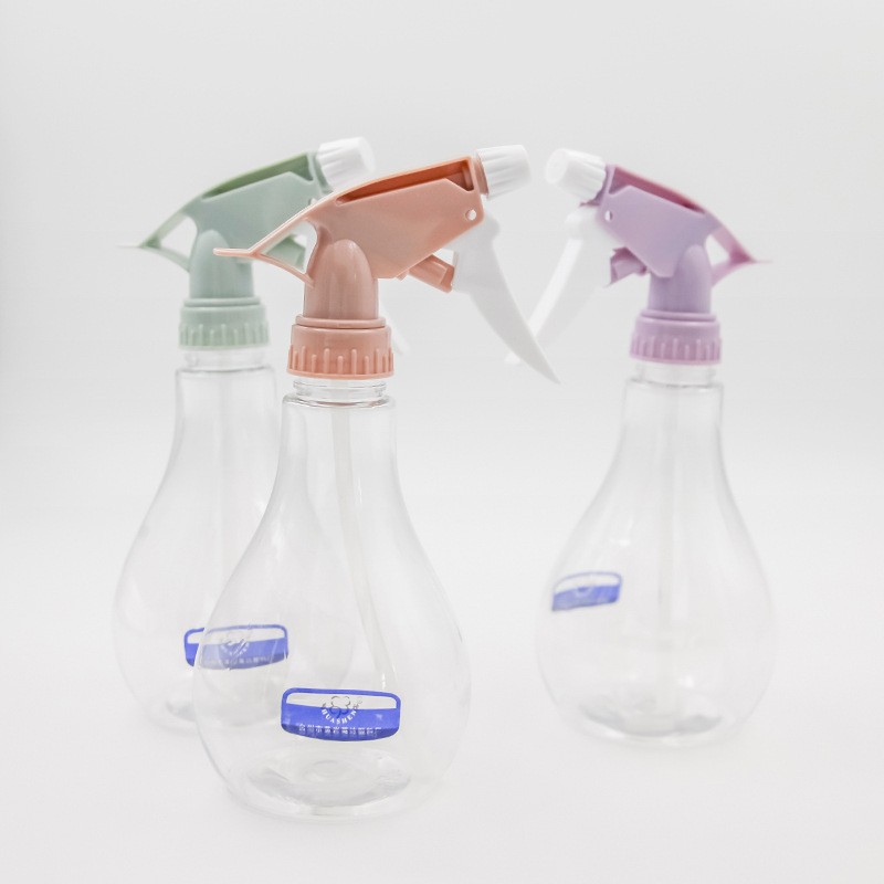 Direct sales from the manufacturer of plastic transparent sprayers, transparent bottles and jugs, and horticultural irrigation tools