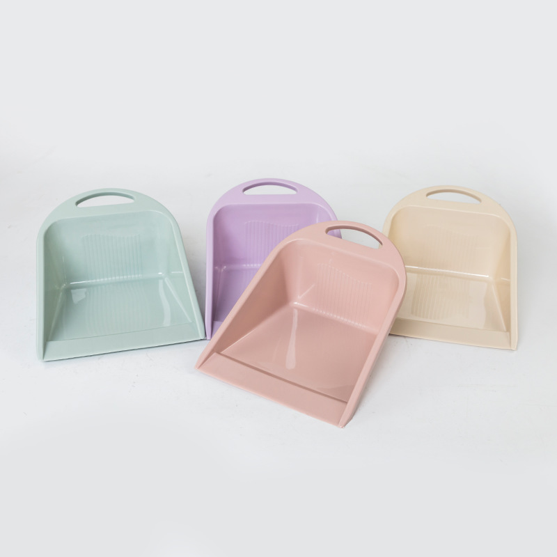 Colorful plastic shovels, small shovels, large, medium and small shovels, multi-purpose shovels, hand-held dustpans, self-sold and wholesale by the manufacturer full figure