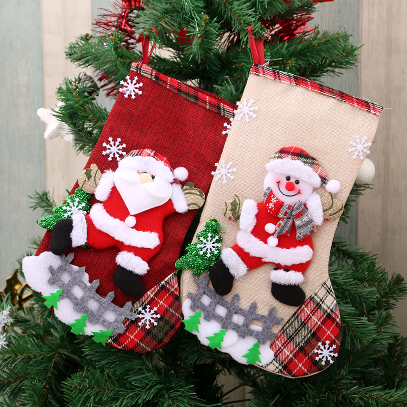 New Cross-Border Linen Large Christmas Stocking Christmas Decorations Christmas Gift Bag Gift Bag Application Scenario