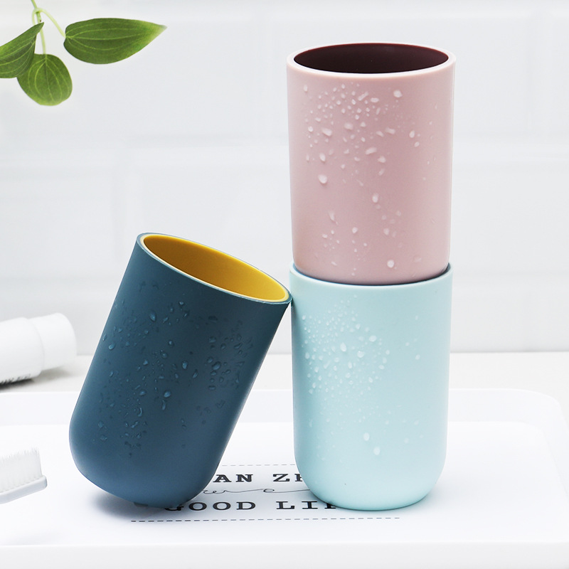Creative portable toothbrush and mouthwash cup, home plastic cute frosted toothbrush cup, two-color couple simple washbasin cup