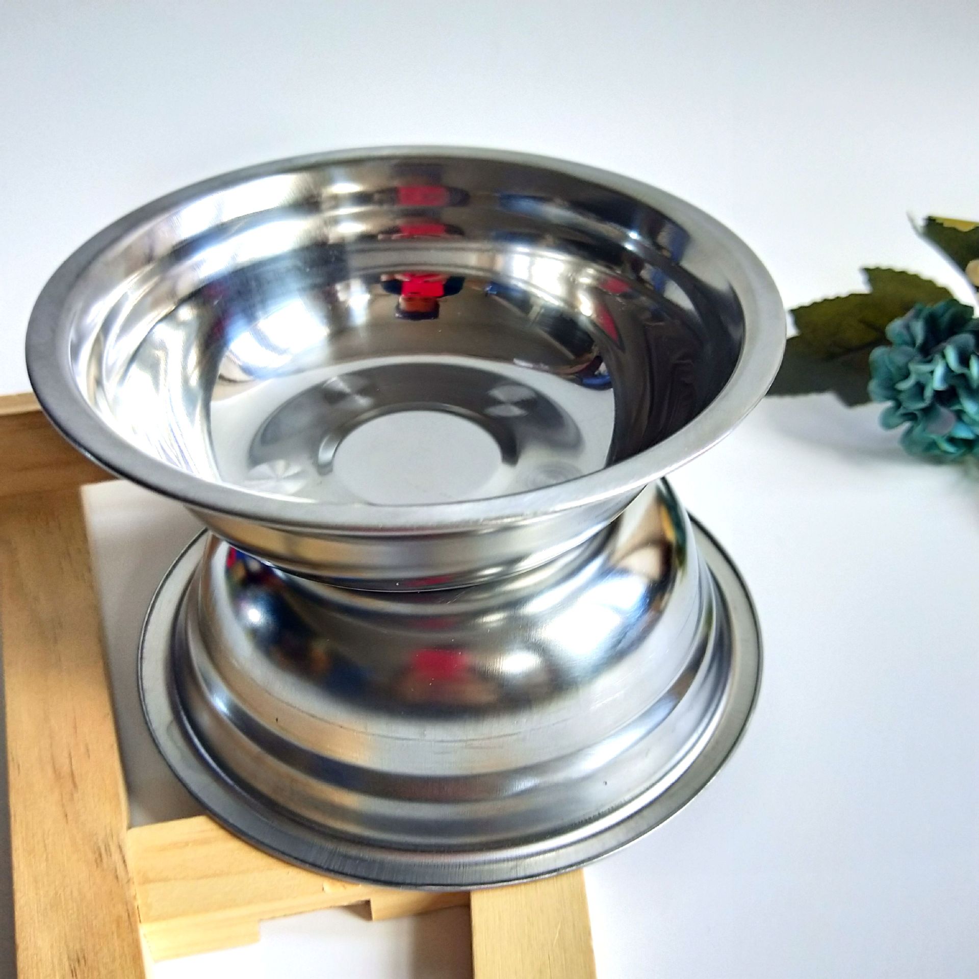 【 Zone 2-10 】0114 Small soup bowl 1000 yuan per piece 1 yuan Metal bowl 0114 Steel Bowl Steel Rice Bowl Small Steel Bowl Iron Bowl Small Steel Bowl Small Soup Basin 1 yuan per piece Item Picture