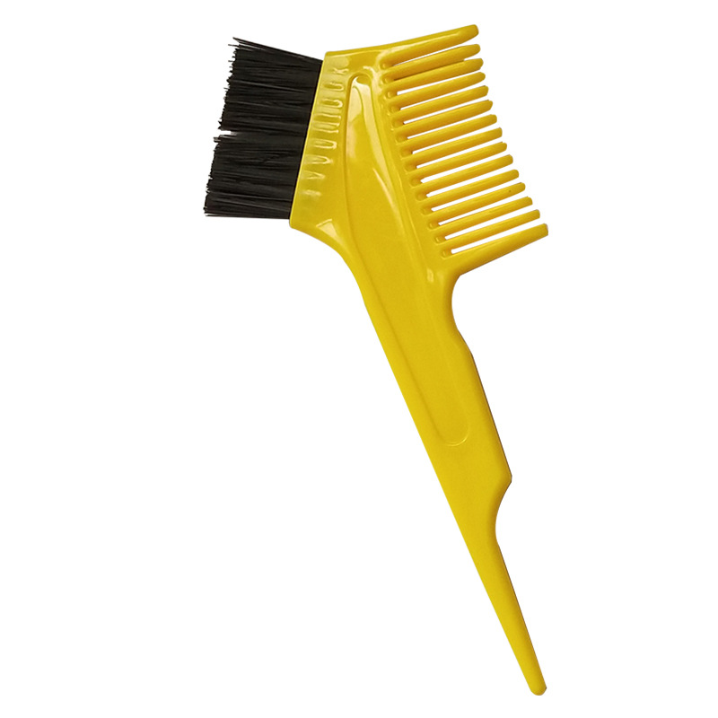 New pointed-tail hair dye comb with multiple colors, oil-baked hair comb with dense teeth and soft bristles, hair dye comb from a hair salon Application Scenario