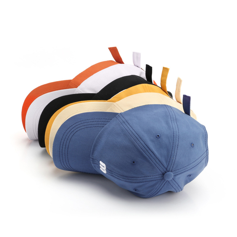 "M letter embroidered baseball cap, men's versatile, curved brim cotton soft top sun hat, fashionable and simple, women's baseball cap. Specification image