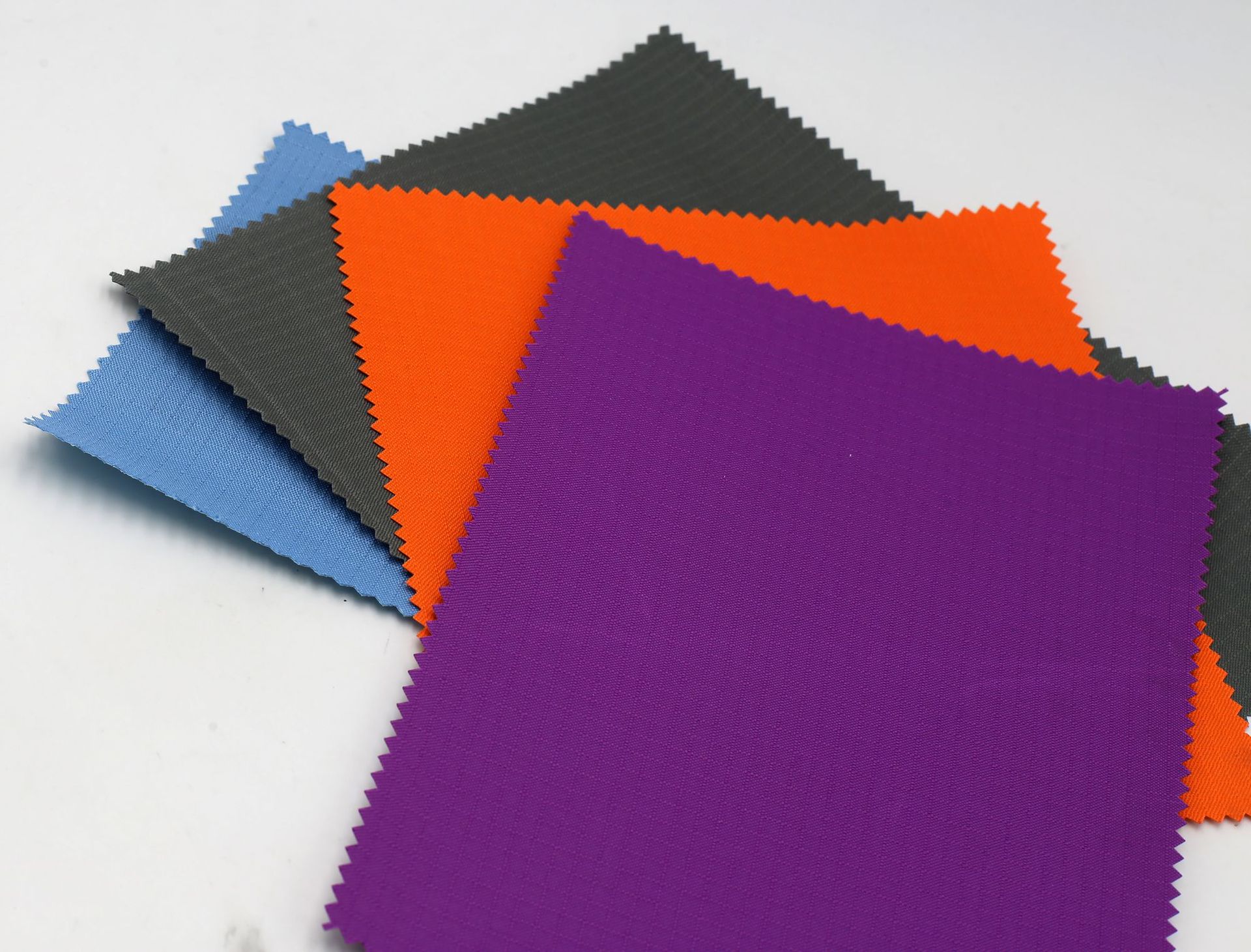 现货库存 300D三分格PVC涂层压延格子布箱包布牛津布三分格五分格细节图