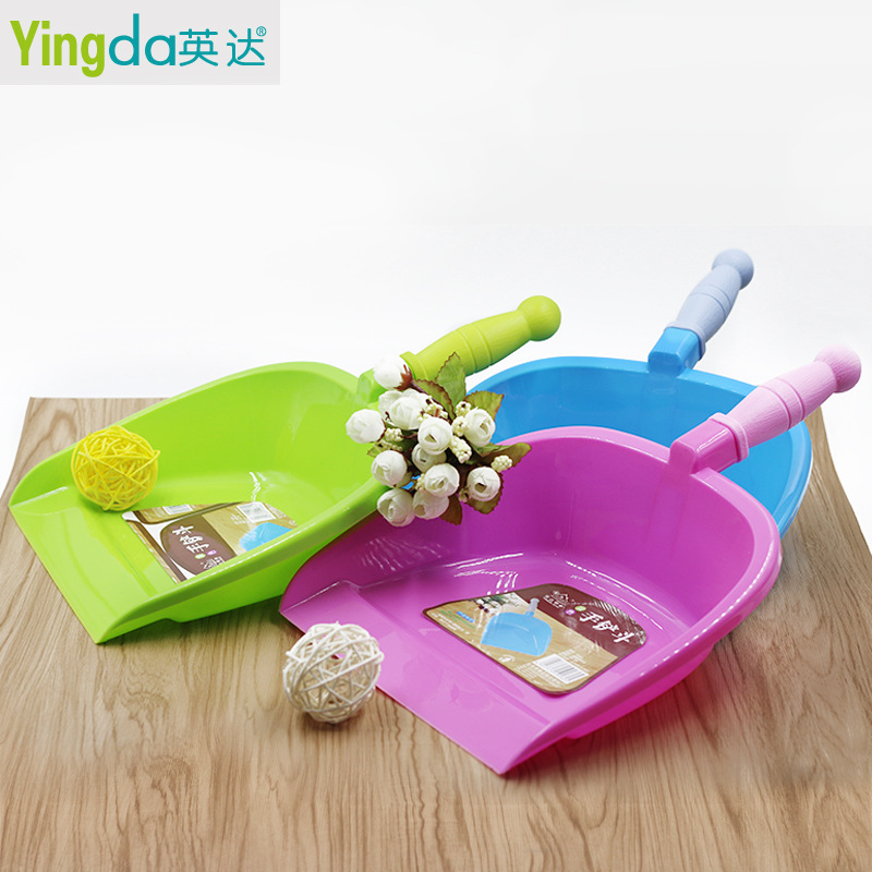 Hand-held shovels, dustpans, garbage scoops, small buckets, multi-purpose scoops, colored plastic ash scoops, ash buckets, garbage scoops, small buckets full figure