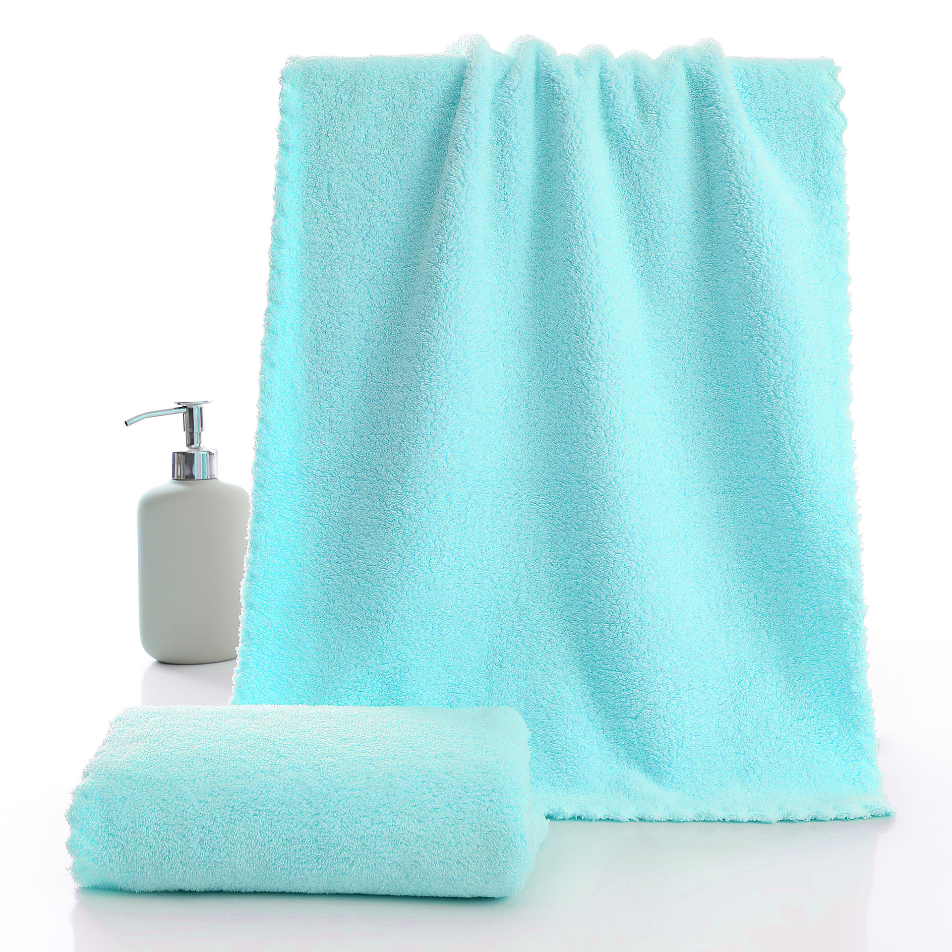 The manufacturer wholesals new coral fleece face towels with logos, household, daily-use, absorbent and street towels in stock Application Scenario