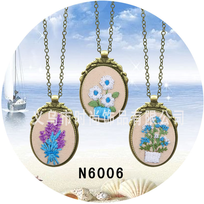 Three-pattern European-style necklace embroidery diy material package set, ancient-style set, handcrafted DIY embroidery set, fabric Application Scenario