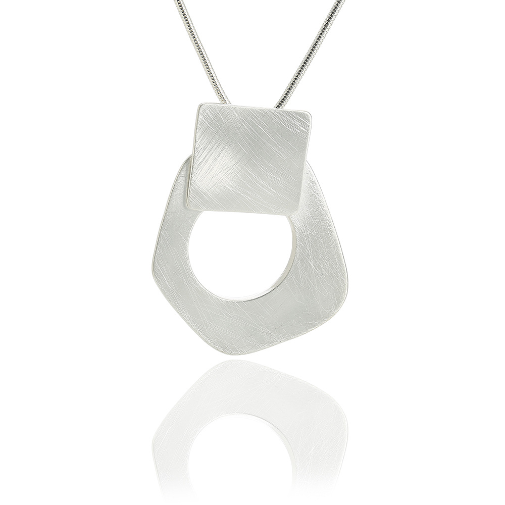 Sweater chain cross-border trade, fashionable and high-end style in Europe and America, ins women's autumn and winter bestseller pendant, long necklace Item Picture