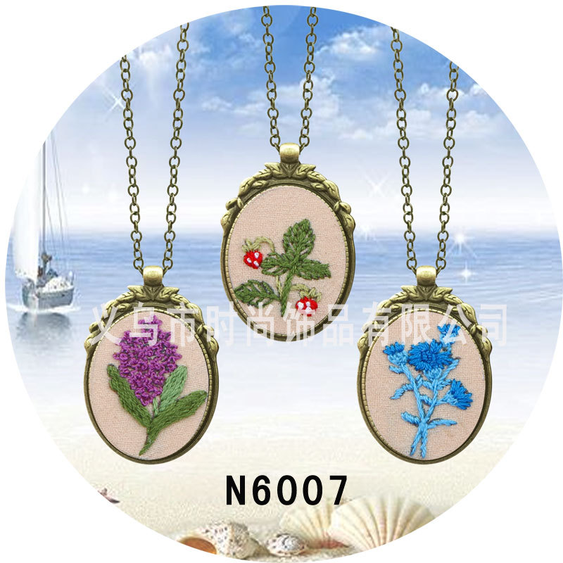 Three-pattern European-style necklace embroidery diy material package set, ancient-style set, handcrafted DIY embroidery set, fabric Item Picture