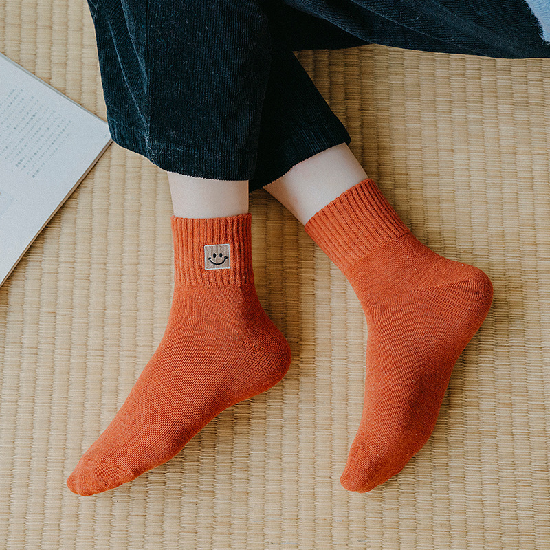 Sock stall, one-piece consignment for spring and autumn socks, women's embroidered mid-calf socks, women's Japanese-style smiling breathable solid-color cotton socks, women's socks wholesale, one-piece consignment details Picture