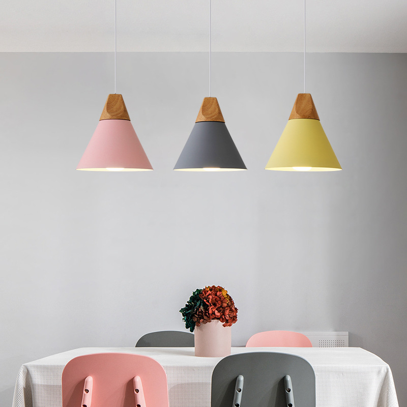 Simple and fashionable macaron color lamps, Nordic restaurant, coffee shop, clothing store, shopping mall lighting, solid wood chandeliers details Picture