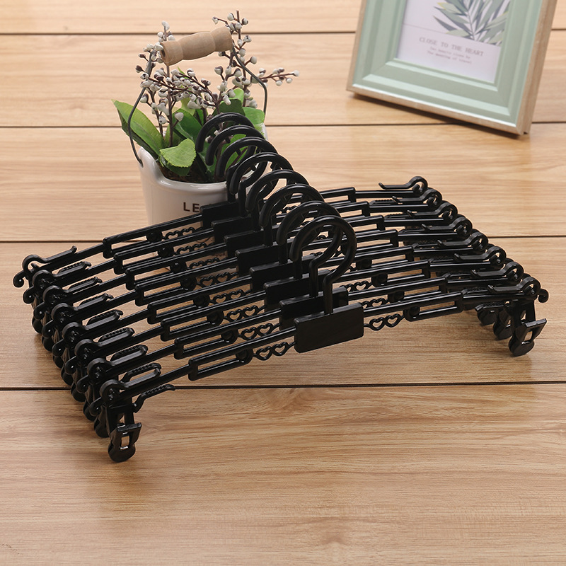 Plastic underwear, underpants hangers, bra clips, display in shopping malls and supermarkets, hangers with clips, drying women's bra braces details Picture