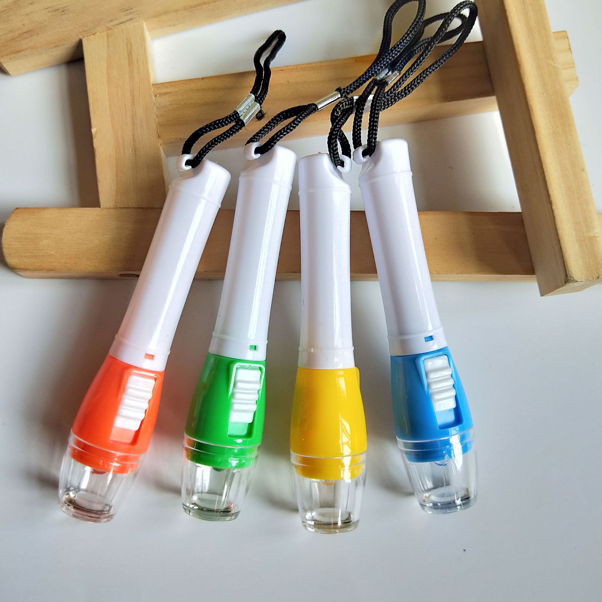 透明迷你玩具小手电筒电子发光便携电筒小孩奖品小礼品批发