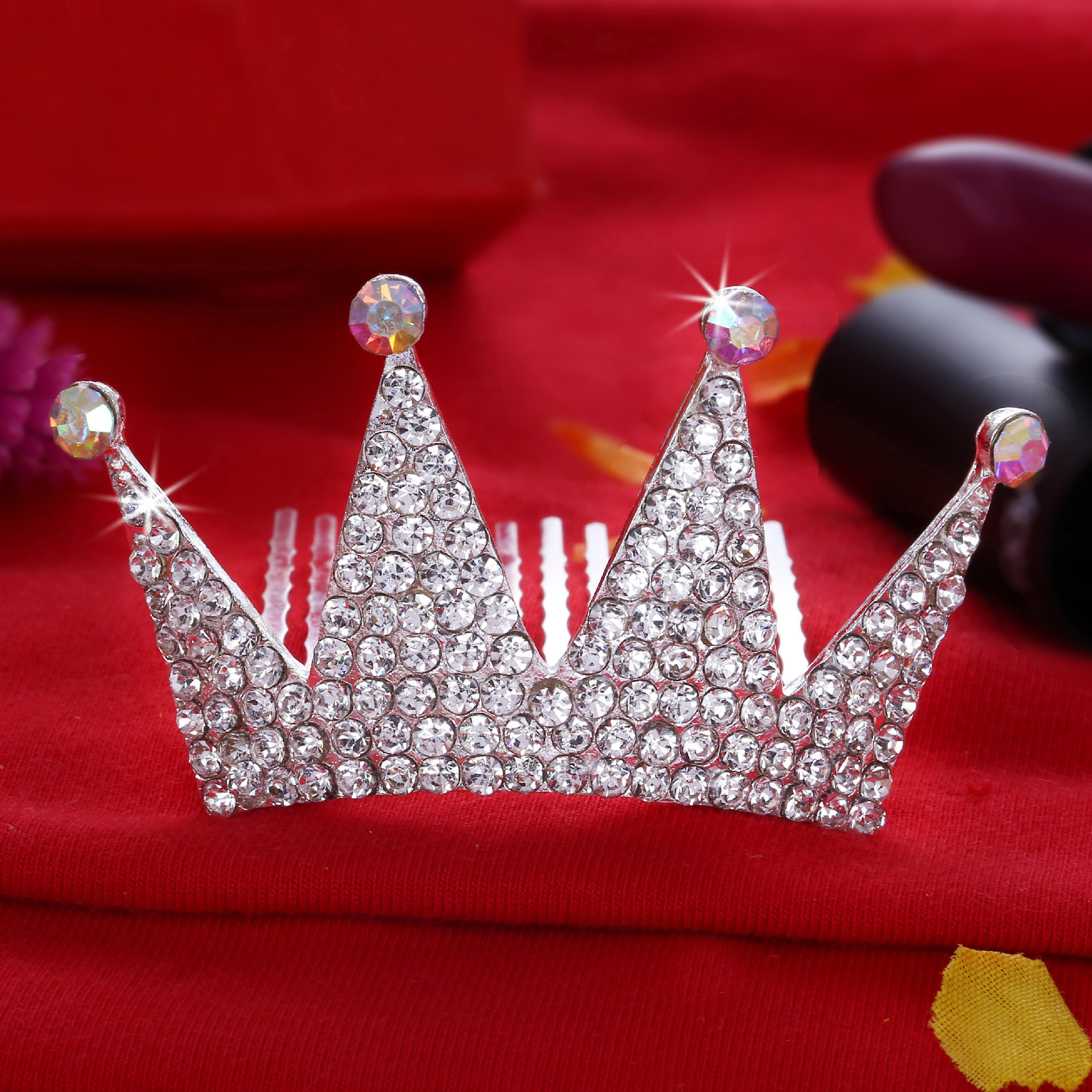 New Korean children's hair accessories, sparkling water diamond combs, children's crowns, and stylish factory wholesale Application Scenario