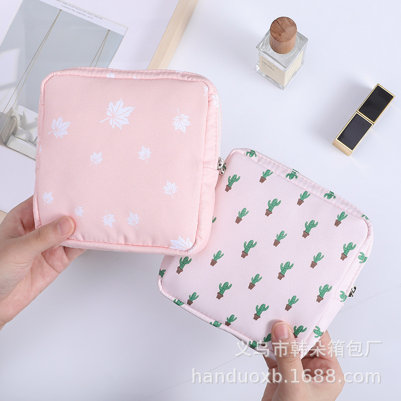Cute and girlish ins sanitary napkin bag, sanitary pad storage bag, menstrual bag, sanitary napkin bag, coin purse Application Scenario