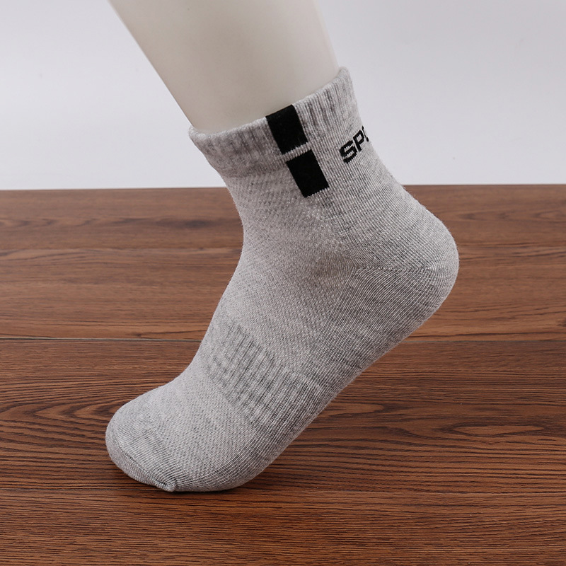 Men's cotton socks, letter mid-leg socks, fashionable, sporty, breathable and sweat-absorbing, six-color short-leg men's socks, short-leg socks wholesale, one-piece consignment details Picture