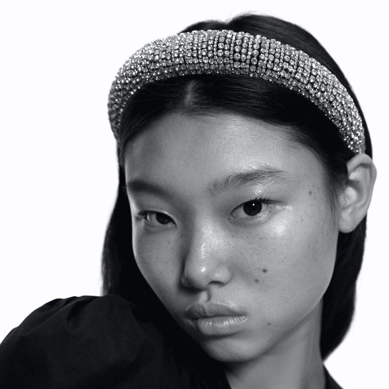 ZA's same style Amazon cross-border supply color diamond sponge headband for women, wide version, European and American Baroque party fashion show headband Application Scenario