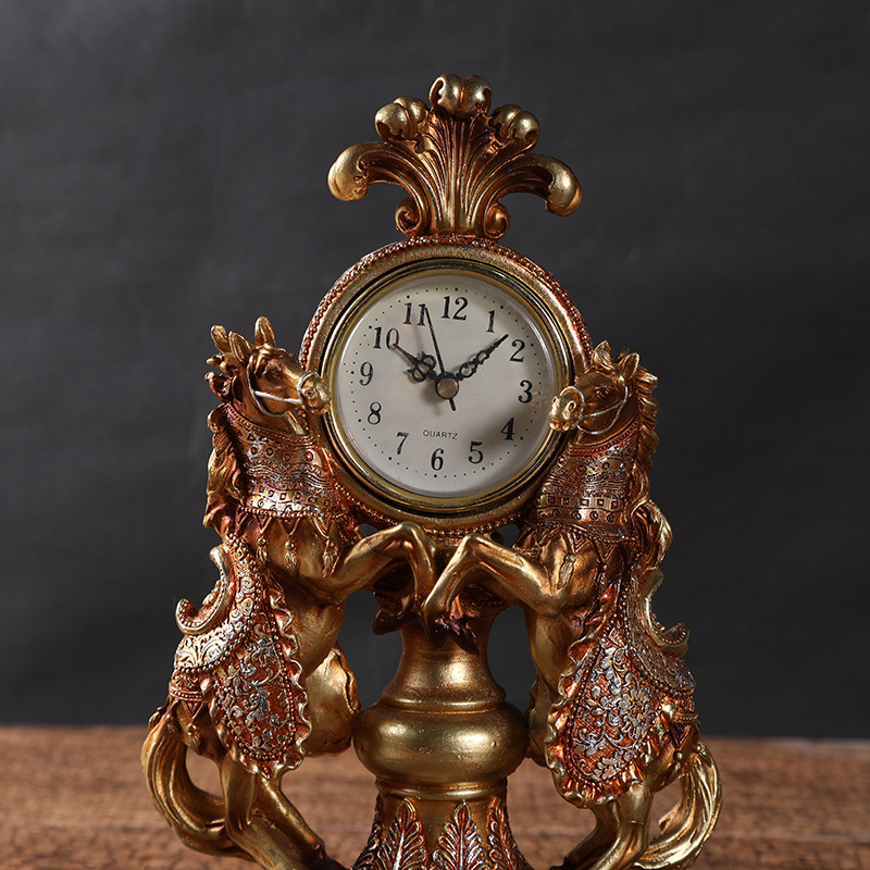 New Chinese Desk Decoration Resin Craft Office Living Room Entrance Wine Cabinet Home Horse Clock Decoration Application Scenario