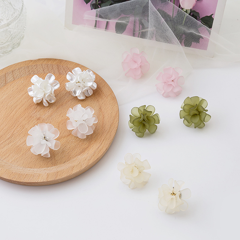 925 Silver Needle Anna's spring and summer flower earrings, a super fairy-like frosted transparent stud earrings that are selling well on the Internet