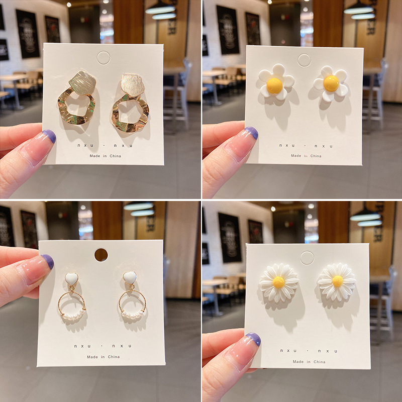 ins retro exaggerated earrings for women, Korean 925 silver stud earrings for women, elegant tassel earrings, fashionable, exaggerated and individual, European and American style details Picture