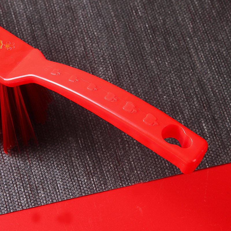 Festive New Year wedding supplies, large dowry, wedding life bed brush, wedding red dust-removing brush, cleaning bed brush Specification image