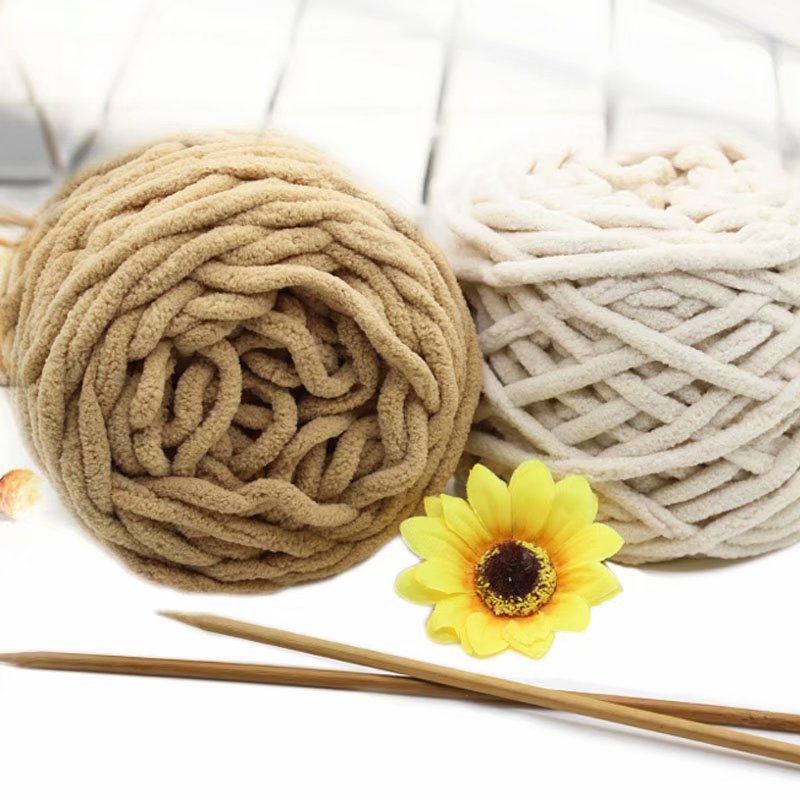 Wholesale ice strip thread, single-strand coarse wool, tuft woven blanket, hook slippers thread, scarf, hat and scarf thread manufacturer Application Scenario