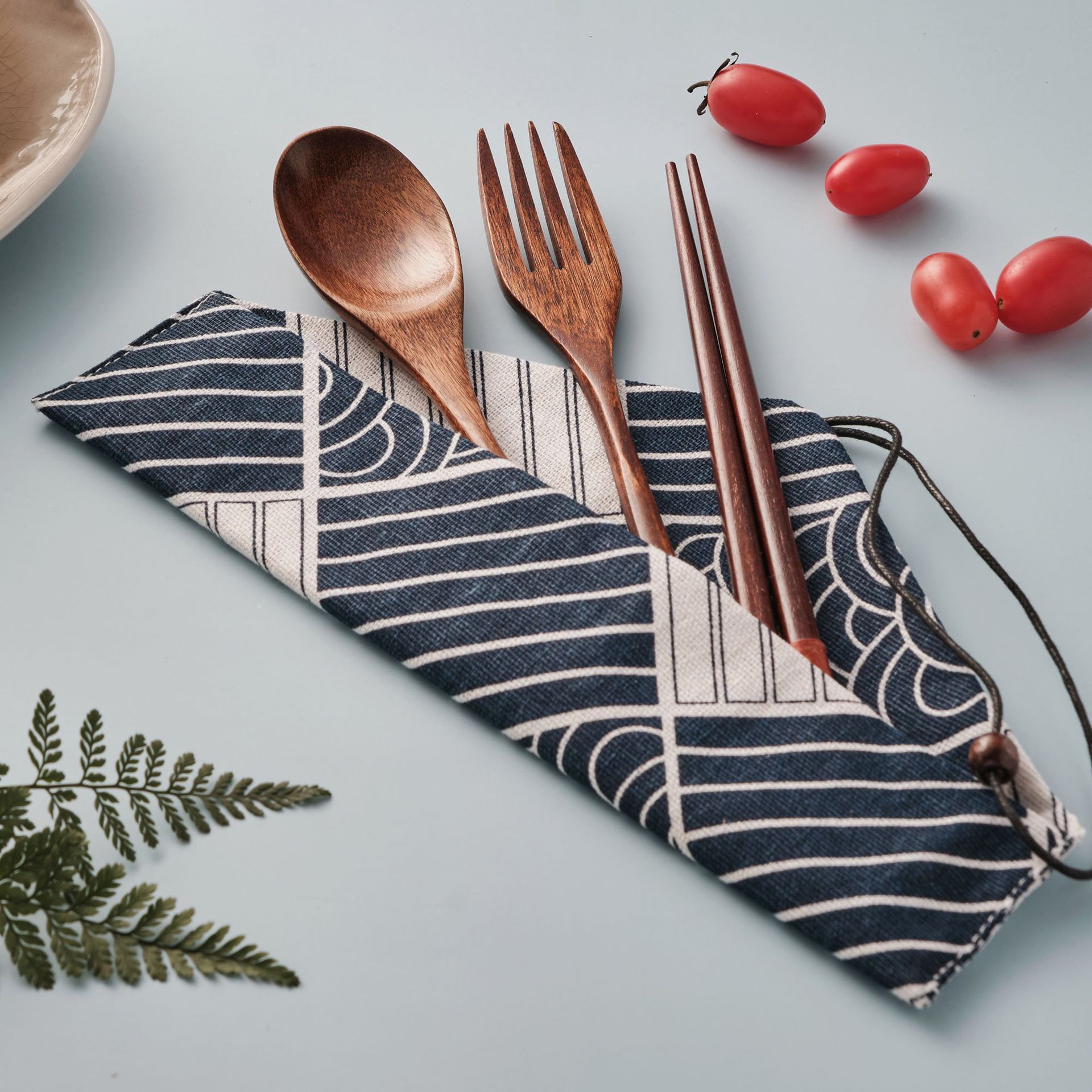 Yfjy Spot Students Wooden Chopsticks Spoon Fork Portable One Food Picnic Tableware Three Piece Bag Set Wholesale Application Scenario