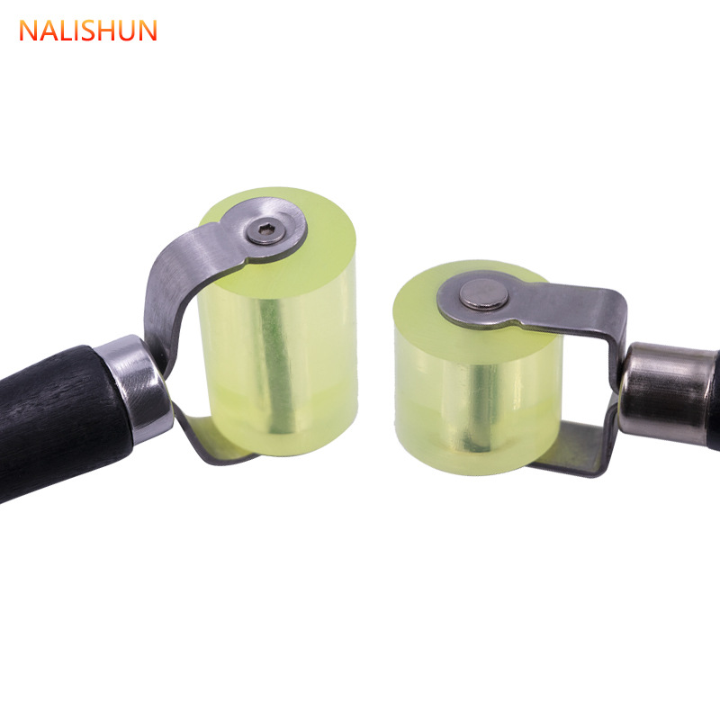 Car audio sound insulation wheels, small and large sound insulation cotton roller push wheel tools, shock-absorbing plate construction pressure roller tools Application Scenario