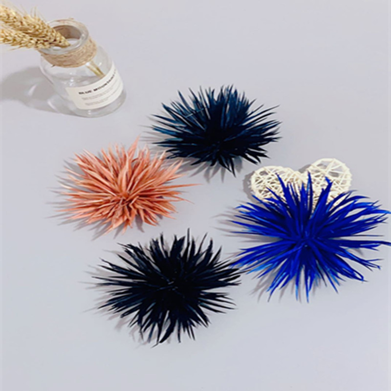 DIY colorful feather brooches, host accessories, retro European and American suit brooches, feather flowers Item Picture