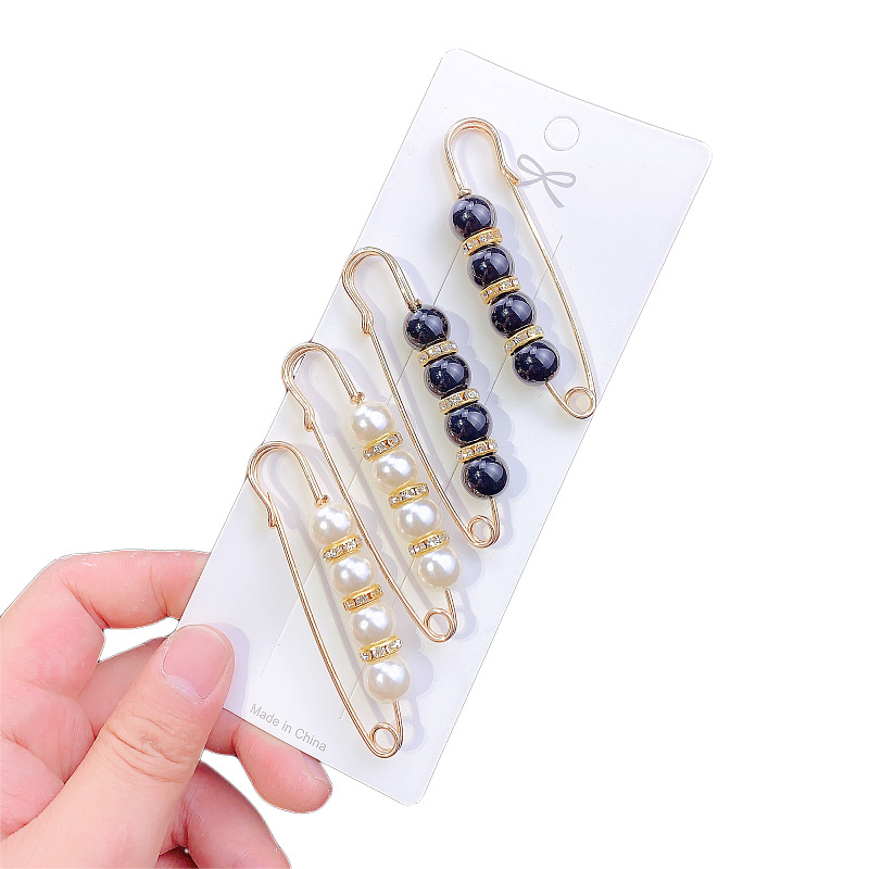 A one-line imitation pearl pin buckle for the waistline of the overalls, a mini accessory for fixing the waistline of the pants, a women's brooch and a pin Item Picture