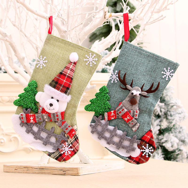 New Linen Medium Size Christmas Stocking Santa Claus Christmas Decorations Stocking Christmas Gift Bag Application Scenario