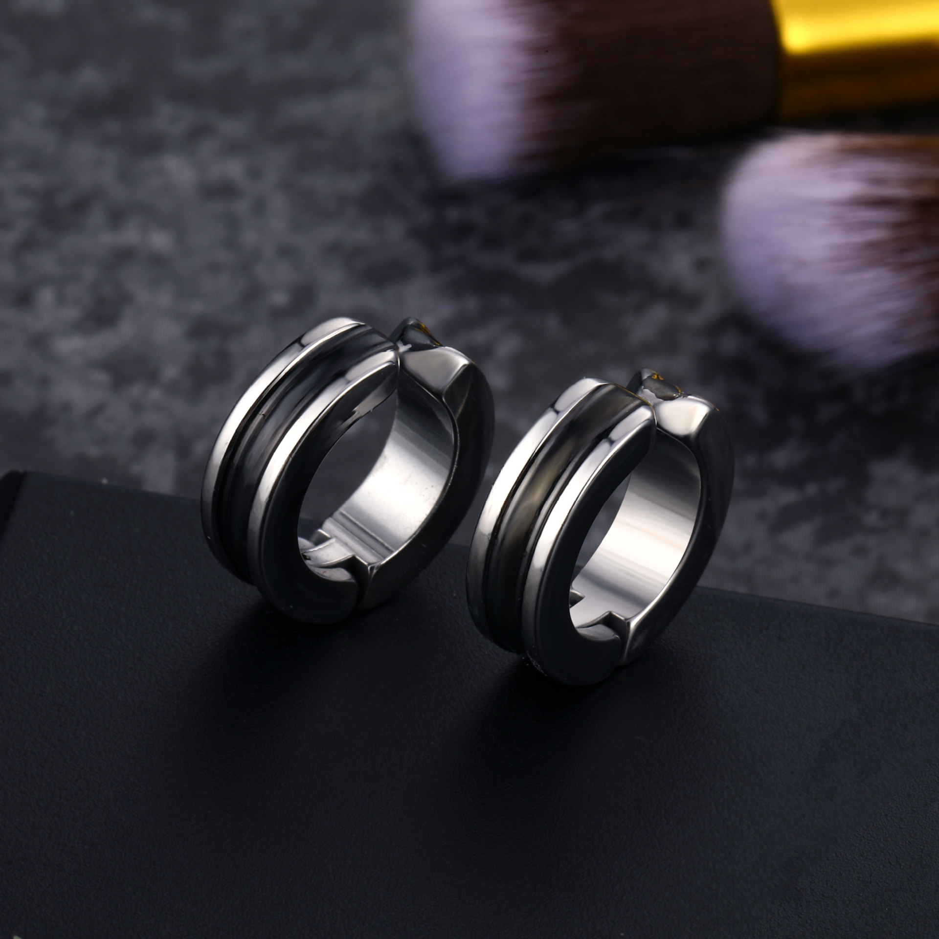 Punk ear clips, ear studs, retro stainless steel and titanium steel personalized men's and women's no-ear hole cover accessories factory wholesale details Picture