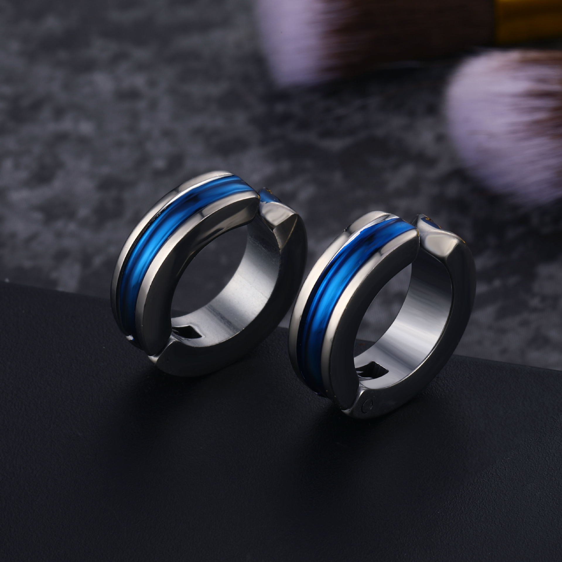 Punk ear clips, ear studs, retro stainless steel and titanium steel personalized men's and women's no-ear hole cover accessories factory wholesale Specification image