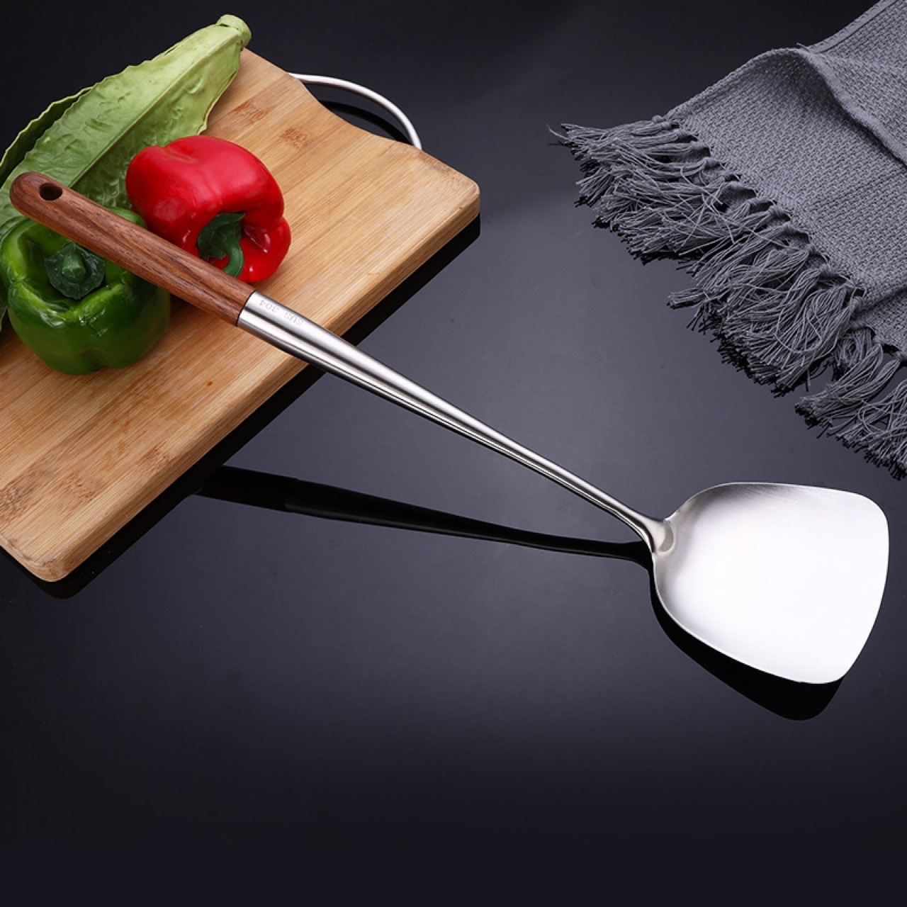 Wholesale 304 stainless steel extended frying spoons, chef's spatulas, heat-resistant and heat-resistant kitchen utensils from the manufacturer Specification image