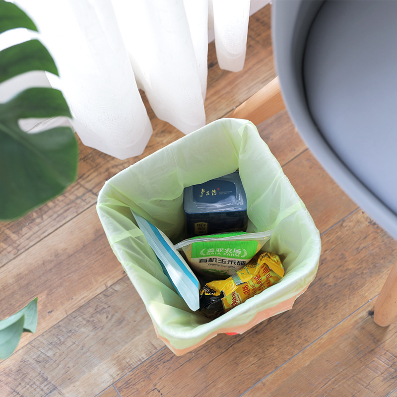 Self-closing drawstring garbage bag, household kitchen hand-held thickened disposable large black plastic bag, cost-effective Application Scenario