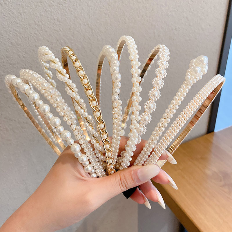 The popular forest-themed, simple and high-end pearl hairband is a perfect match for women in summer. It's super fairy-like headband for going out. Wholesale of fairy hair accessories